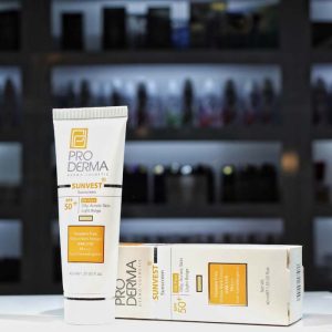 ضد آفتاب فاقد چربی Proderma پرودرما مدل SPF50 بژ روشن